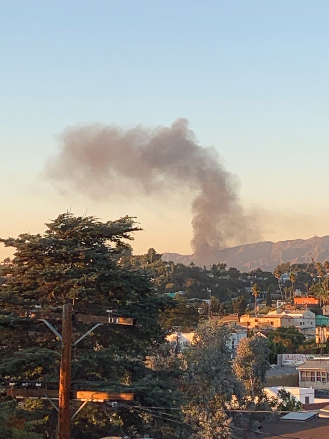 Smoke from Atwater Village recycling yard fire